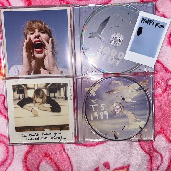 set of 1989 (tv) and 1989 (non taylors version) - Picture 3 of 9